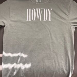 ‘Howdy' Graphic T-Shirt